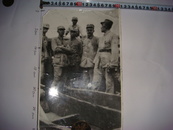 红色精品老照片：黄河渡船上的朱德同志 任弼时左权 20*30厘米 7品  光面照片