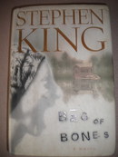 Bag of Bones 斯蒂芬·金《尸骨袋》，精装版，英语界的金庸，借杨绛先生的话“一是好玩，二是为了学习语言”