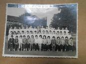A64059   1982年广州八中高二（1）班全体同学留念照一张