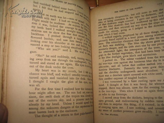 THE TIME MACHINE AND THE ISLAND OF DOCTOR MOREAU    [时间机器和莫罗博士岛   威尔斯著] 毛边本 1898年版