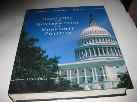 ACCOUNTING  FOR GOVERNMENTAL AND NONPROFIT ENTITIES---精装16开方本，9品多