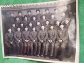 六十年代老照片穿棉军装的解放军官兵集体合影