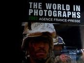 the world in photographs 2003 agence france-presse世界在2003年照片、法国法国媒体