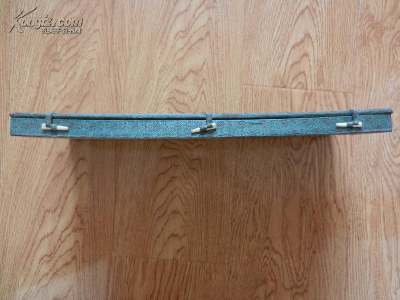 常州宫梳名蓖十二金钗 【合. 长45厘米.宽16厘米】