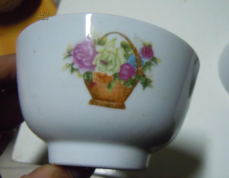 七十年代的醴陵花卉小茶碗  包老 完整