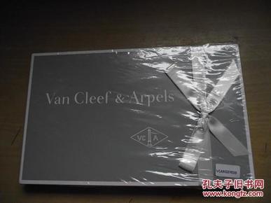 Van Cleef & Arpels（一套两本）全新未开封