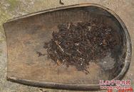 茶箕   安化当地制茶工具   为清代整圆木制作  (长57cm宽37cm高17.3cm)