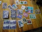 5814：民国至50年代香港和外国 各种精美 邮票28张，有几张是新的