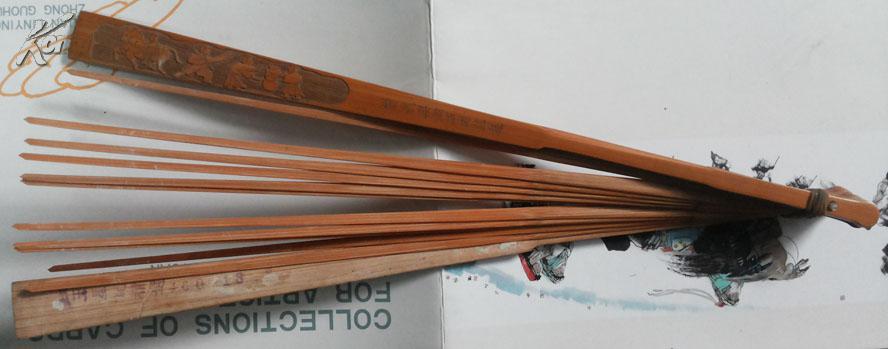 点击查看原图 上世纪六十年代前锦澍摹刻“汉武梁祠石刻”人物竹扇骨