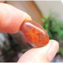 天然奇石象形图案南红玛瑙随形珠子吊坠挂件饰品收藏品：插翅难飞