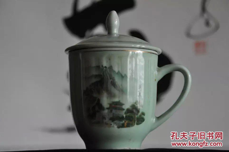 “天下第一关  ”青釉瓷杯！ （ 口 径8.8cm，高15cm。手感厚重
釉面好！）