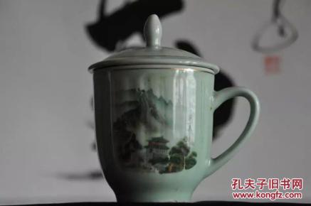 “天下第一关  ”青釉瓷杯！ （ 口 径8.8cm，高15cm。手感厚重
釉面好！）