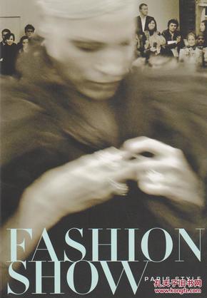 Fashion Show: Paris Style Paperback