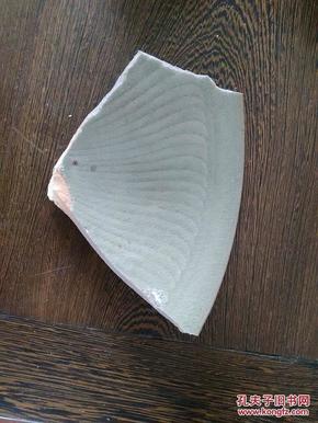 水波纹青瓷碗残片标本