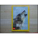 16开   国家地理杂志《Wolf Wars》 狼之战 见图