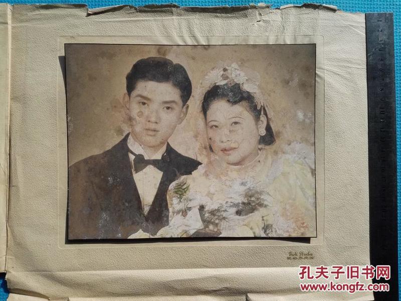 民国大照片《新婚》。尺寸:3 7 X 2 8  上海派克照相馆