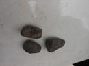 天然陨石；三块吸铁陨石2厘米*3厘米*3厘米重87克