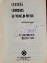 英文原版  世界音乐文化潮流 *多图 *作者签名本culture currents of world music by isabel dimaya vista and albert faurot