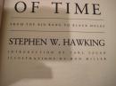 英国著名物理学家和宇宙学家霍金著《时间简史》1988年纽约出版
