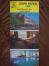 BEST WESTERN INN(TOWN HOUSE)美国爱荷华州锡达拉皮兹市贝斯特韦斯特酒店（市区店）80年代 明信片 40开 英文版 酒店位置图。22.5X9.8厘米。