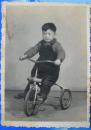 民国老照片：《一位民国复旦大学“复旦经济科学研究会“成员、解放后在上海新成区的工作者相册系列》新中国时期（30）小孩骑车