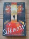 The Silkworm (A Cormoran Strike Novel)蚕，美国版