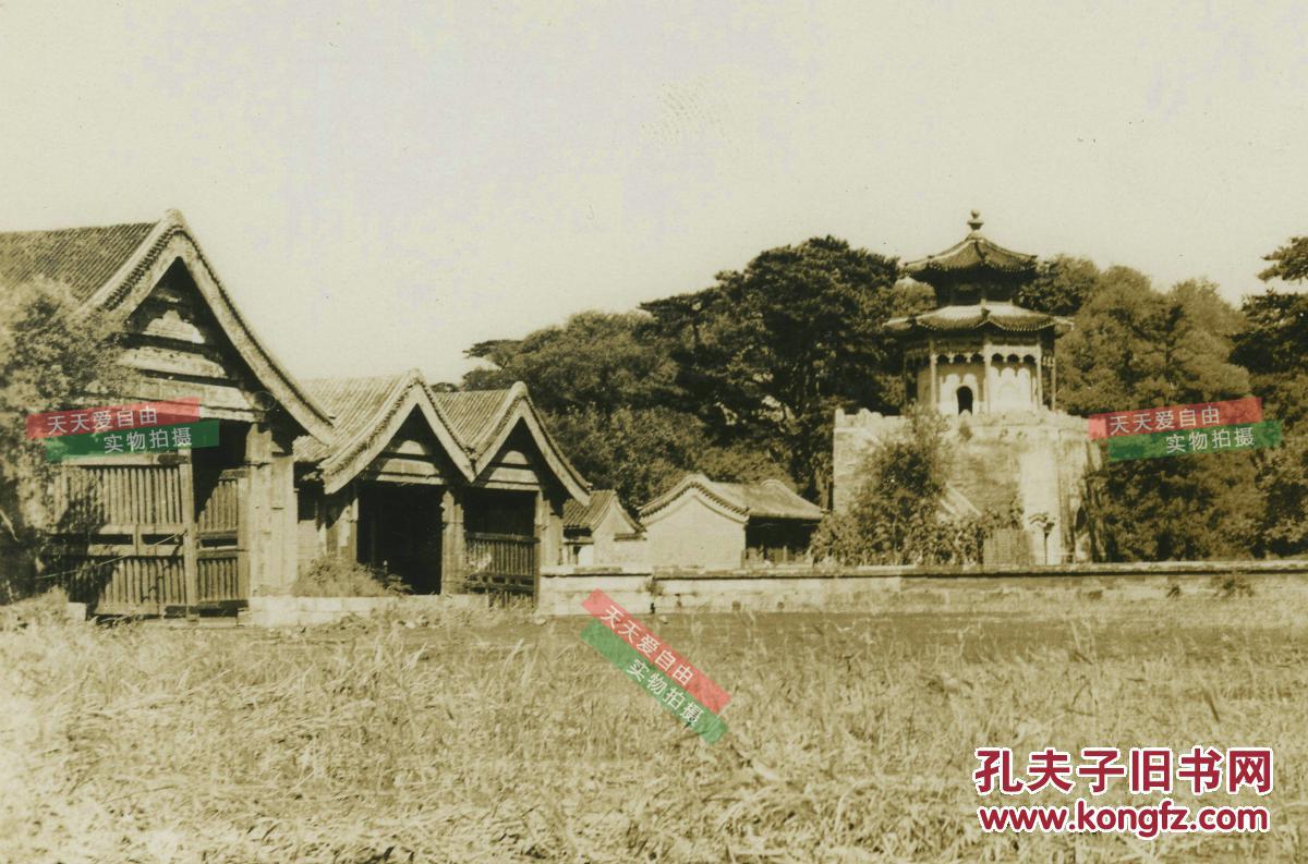 民国北京颐和园万寿山西麓，小苏州河以北的大船坞老照片，为皇家泊船之所。12.8X8.3厘米