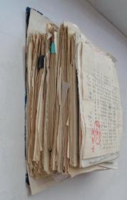 包邮 中国儿童艺术剧院资深舞美设计师 肖千 喜剧组合小品《变形的面庞》及电影《幸运搜索》设计稿 六十年代、七十年代、八十年代各临摹素描画稿若干 一大摞合售，单独手绘稿估计得几百张（没空细数） 货号：第38书架—B层