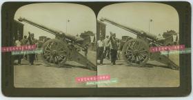 清末民国立体照片-----清代在1905东北满洲日俄战争中获胜的日军在辽宁铁岭火车站运送缴获的俄军大炮