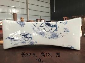 民国时期，瓷凉枕，纯手绘，包老，尺寸：长32.5cm，宽10cm，高13cm