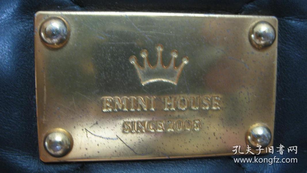 【杂243】[EMINI HOUSE]SINCE 2005二手女装真皮挂包 包型端庄大方 名牌真皮包原价很贵 识货捡漏 真东西自已会说话 机会难得 真皮包保养完好 皮面光滑柔润 廉价吸引人（长23宽14高22厘米）品相美中不足有地方磨损 追求完美慎拍 品相如图