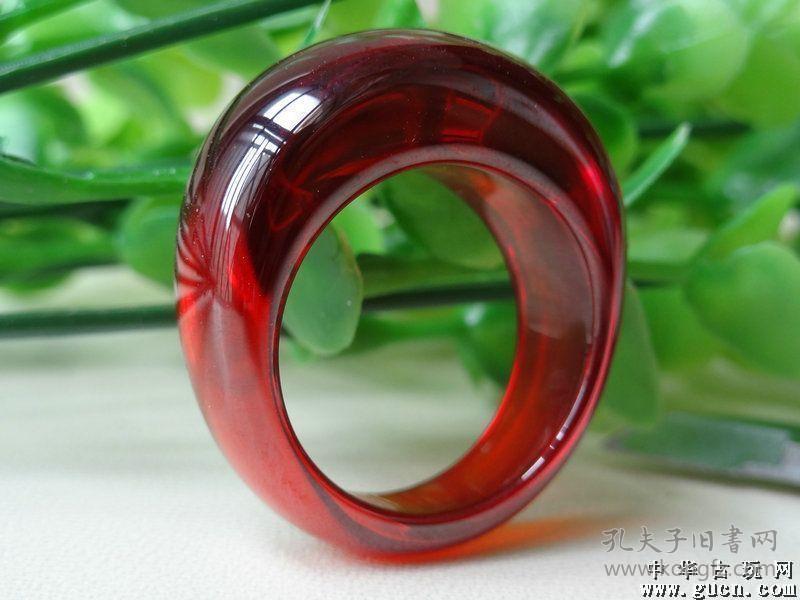 红宝石戒指==品相好--老气保真尺寸：内径2.1cm重：21.0g喜欢的可联系