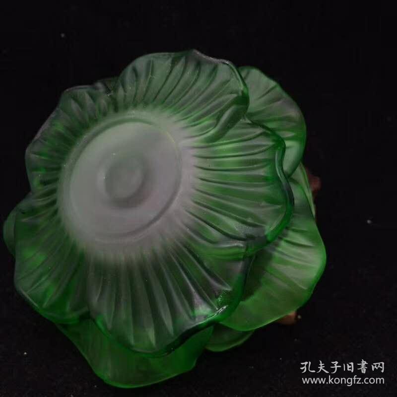 琉璃蜡台尺寸：直径：10cm高4cm