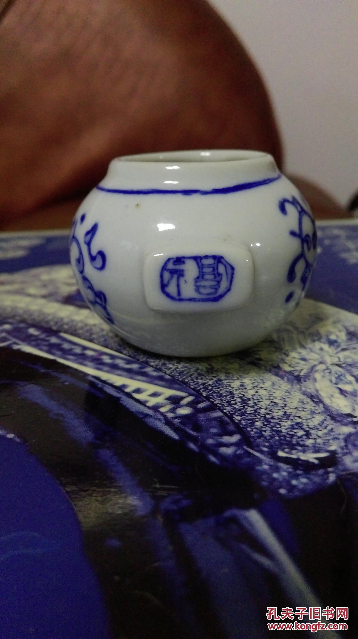 民国时期元昌款手绘青花鸟食罐