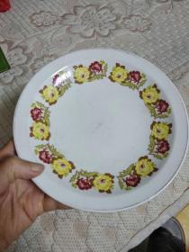 彩绘花卉盘子2个，一大一小