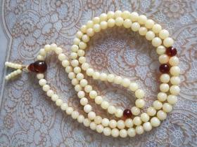 手工精品俄蜜蜡佛珠一挂，佛头和配珠是缅甸琥珀精品高密度，绝对真材实料假一赔十，32.6克，每克60元