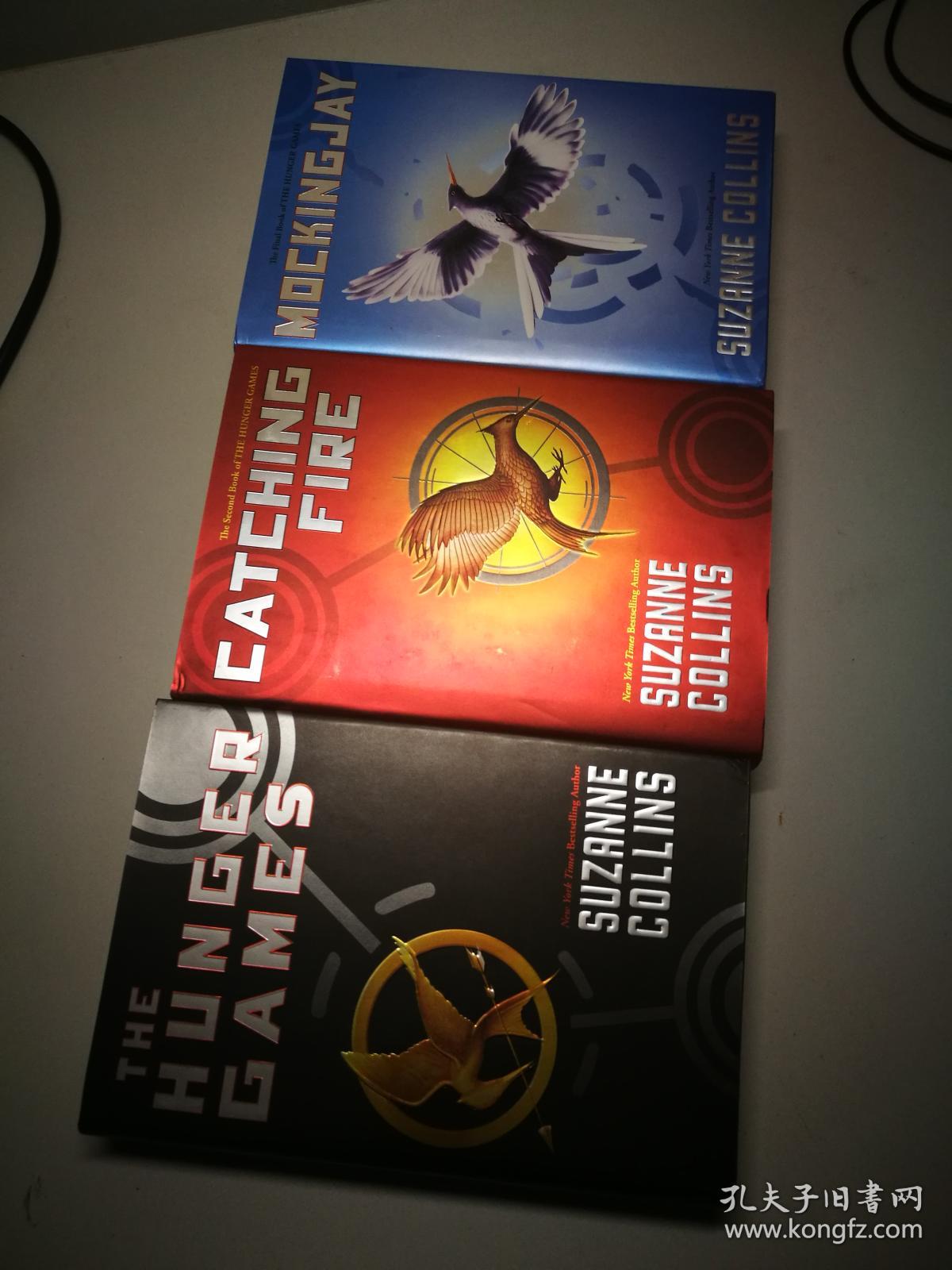 【The Hunger Games Trilogy】《饥饿游戏》三部曲捆绑包（带书盒）English Edition