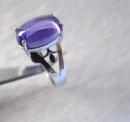 纯天然 紫色 宝石 女士 戒指 内径1.6厘米（大小可调节） 高贵 端庄 典雅 实物精美 好东西品质来说话 懂得结缘... 支持复检承诺保真包退