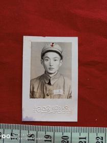 男单身照41--五十年代军队士官李云清手工上彩标准半身照片