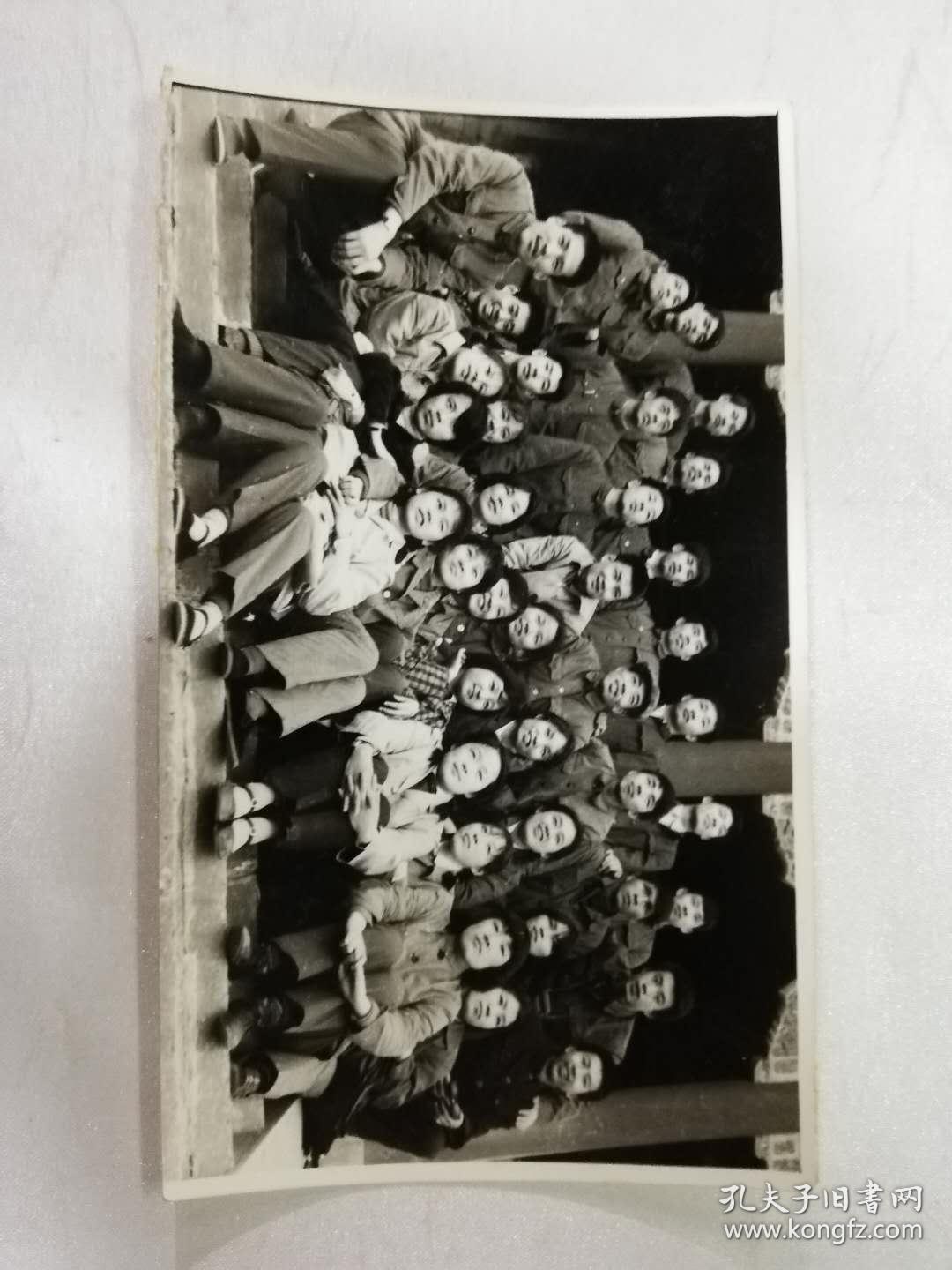 点击查看原图 老照片——年轻的他们