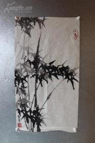 1958年受聘于北京中国画院，为一级美术师。历任中国画研究会常务理事、中国美协会员、中国书协会员、满族书画研究会会长、北京文联顾问、中国画研究会顾问、北京中国花鸟画研究会顾问等、胡絜青国画作品一幅