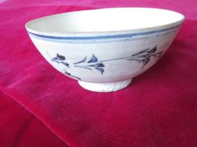 明代青花碗  (直径12cm，高5.5cm)