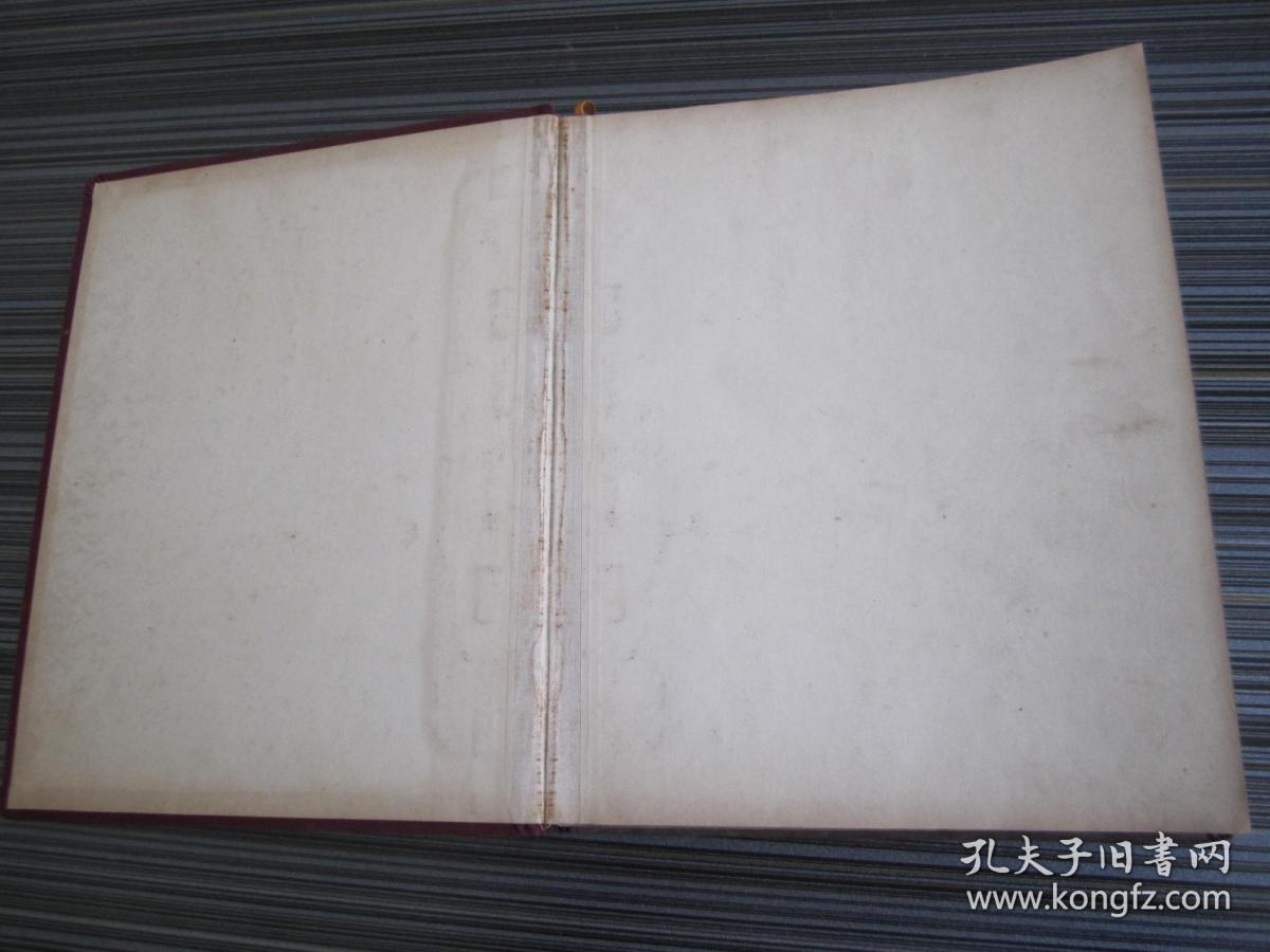 《NEW CHINA》新中国硬精装1册英文版 毛泽东 天安门 长江 天山山脉 博格多山湖黄果树瀑布富春江黄山万里长城北京故宫天坛西藏藏族铁路公路海运水电站等生活生产老照片写真 北京外文出版社1952年