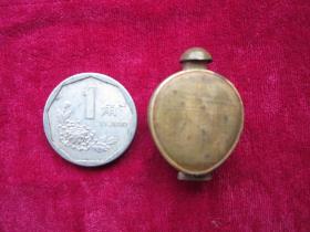 清代铜质瓶型喷壶.（高：3cm，厚：0.7cm）