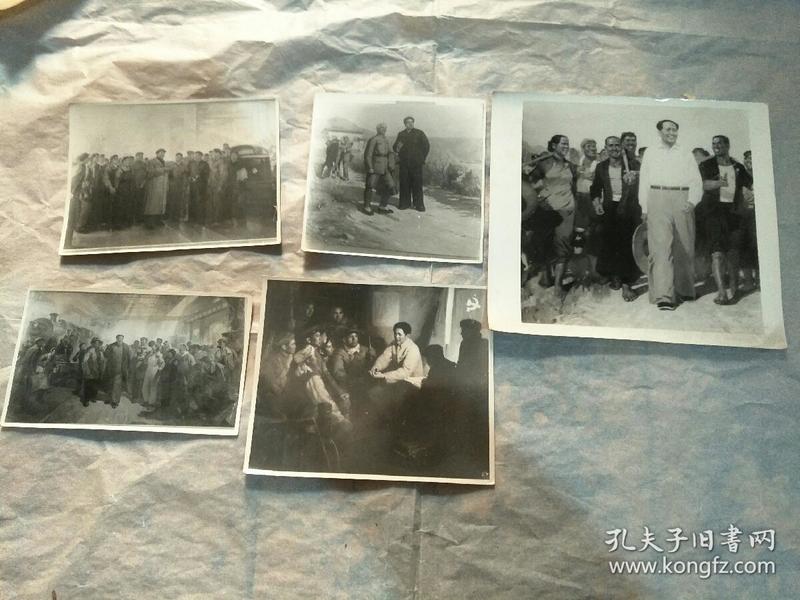 宣传画形式的毛泽东与白求恩、工人、农民在一起内容照片五张合售