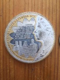 伊丽莎白二世 纪念章一枚