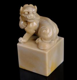 寿山石牛蛋仿清工钮章