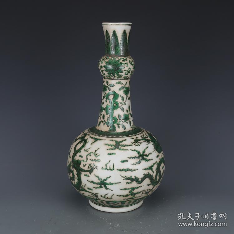 明绿彩龙纹长颈瓶