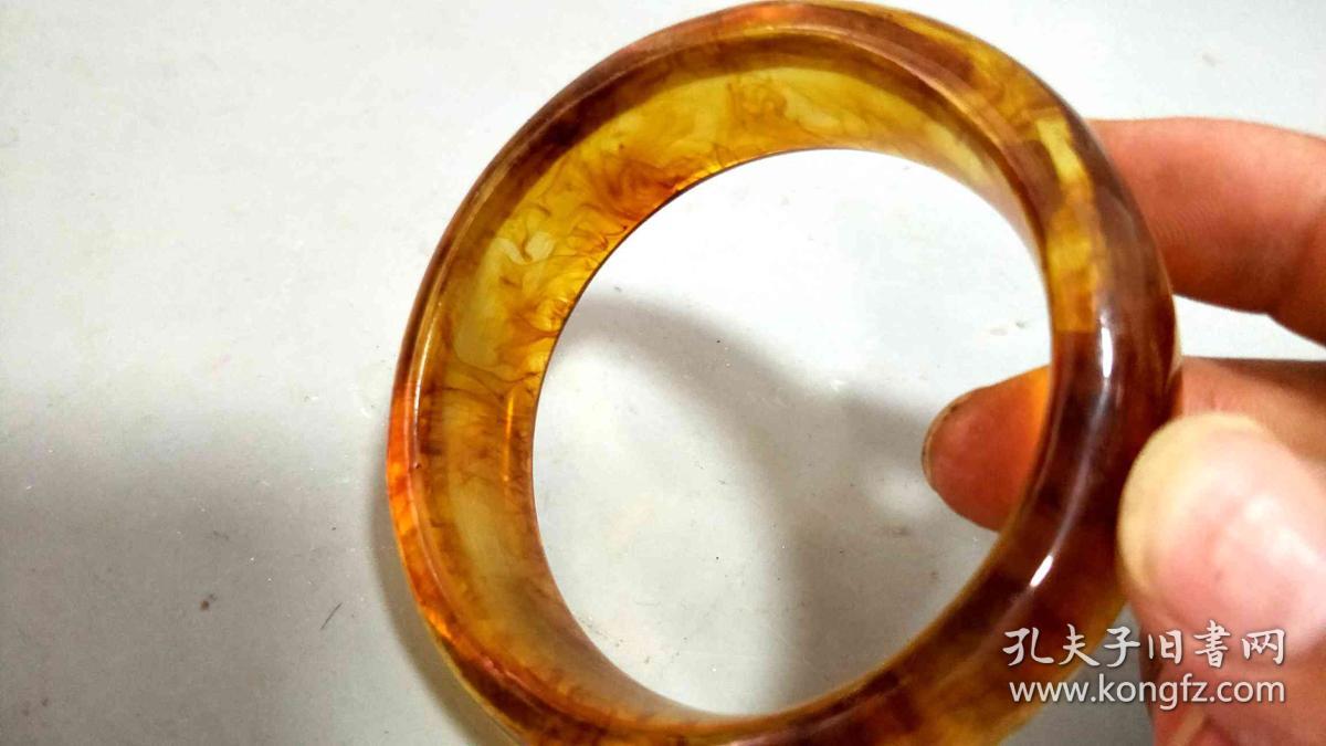 清代天然琥珀手镯