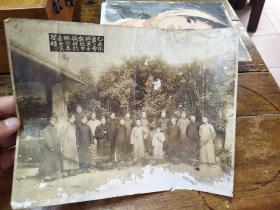 乙亥清/夏之望，池君子/能赴申/摄，别扵/椒江东/華山倉聖祠――1935年合影照片